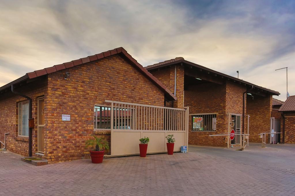 Rudman Townhouses - Family Apartment Boksburg Zewnętrze zdjęcie