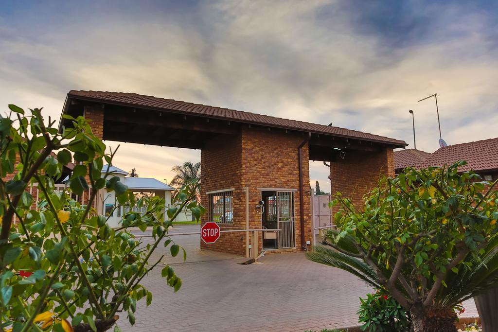 Rudman Townhouses - Family Apartment Boksburg Zewnętrze zdjęcie